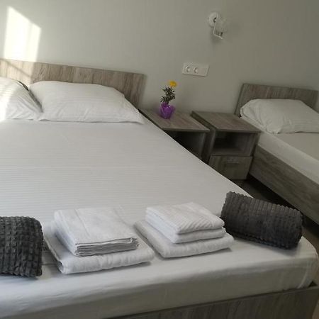 Гостевой Дом Атакар Hotel Gagra Esterno foto